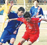 Bayanlar kayıp: 1-2