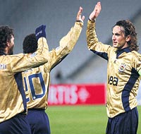 Kald�r elleri Fener geliyor