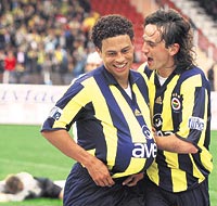 Adnan Polat'tan Tuncay ve Alex'e a��k �ek