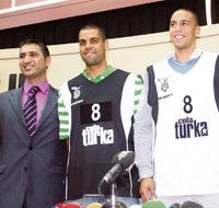 Beşiktaş'a çifte imza