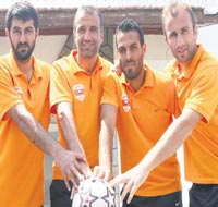 Kaplan uyandı