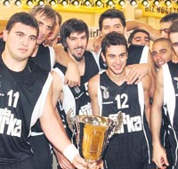 �lk derbi Kartal'�n