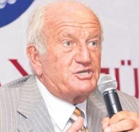 Zico'nun aklı kıt