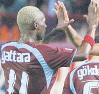 Kanattan vur
