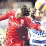 Tuncay el üstünde