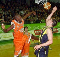 Fenerbahe rahat: 76-66