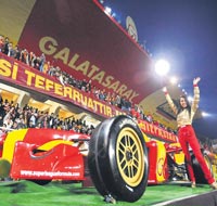 Ferrari ndeki Kartal' takipte