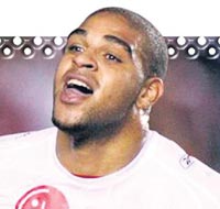  Adriano art�k g�n say�yor