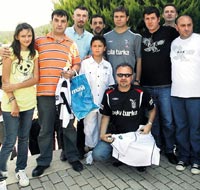 Bomba gibi tak�m�z