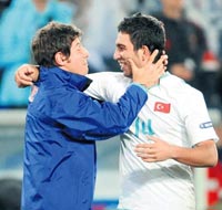 Arda, Emre'yi futbol diye oynar